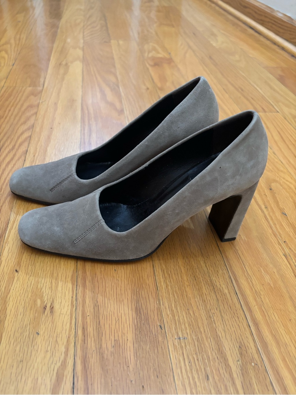 vintage DKNY taupe suede heels size 7.5
